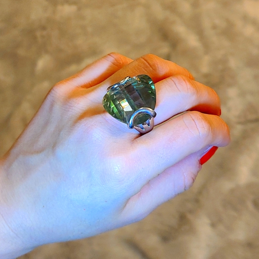 Green crystal ring